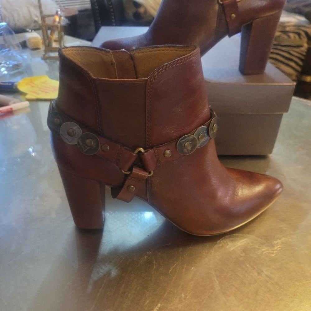 PATRICIA NASH BROWN LEATHER BOOTIES w COWBOY BOOT MOTIF GENTLY USED SIZE 8